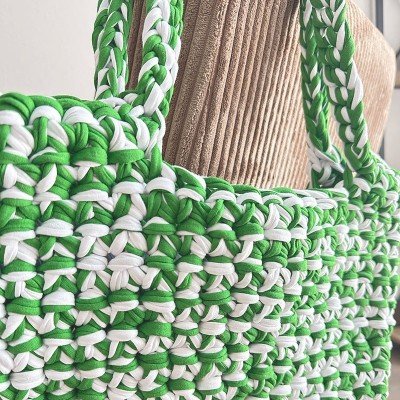 Sac en crochet vert et blanc - Modèle Aria