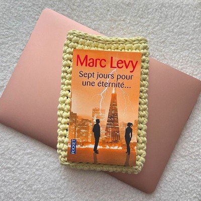 Pochette de livre de poche - Jaune